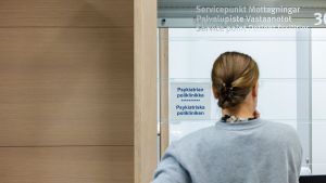 När psykiatrin snabbas upp får 31-åringen betala