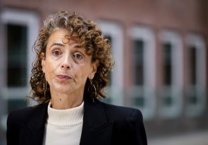 Sophie Hermans geeft patiënten met post-acute infectiesyndromen een klap in het gezicht