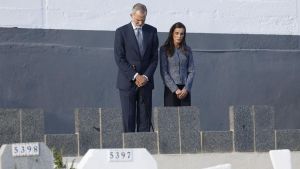 Felipe VI honra en un cementerio musulmán a 90 migrantes muertos al intentar llegar a Ceuta desde Marruecos