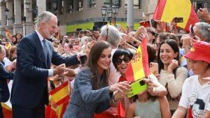 Felipe VI pide en Ceuta que los inmigrantes que entraron irregularmente regresen a sus países 