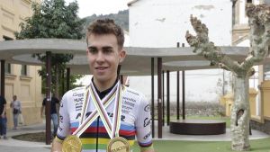Laviana rinde tributo a Benjamín Noval, la gran promesa del ciclismo nacional: el deportista rodará junto a sus vecinos por las calles de la Pola