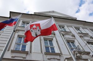 (KAM GREŠ, MARIBOR) Za pet minut pozornosti ali boljše mesto?