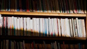 Más de 200 libros y pocos metros cuadrados