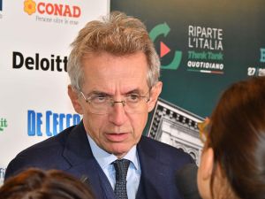 Padre pestato al Vomero per aver difeso le figlie, Manfredi: nuovi rischi in città ma a noi mancano mille vigili