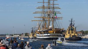 Il giorno della Vespucci. Da oggi si sale a bordo, 1.000 visitatori all’ora