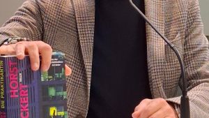 Schriftsteller zu Gast in Stadtbücherei: Er ist ein Garant für Spannung pur