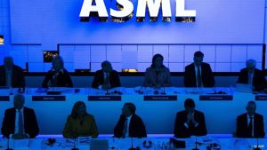 AEX-index begint met winst, ASML stijgt na resultaten