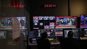 Inval en arrestaties bij zender Turkse oppositie