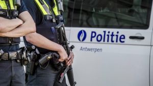 Nederlander vast in België voor aanslag met brandbom in Deurne