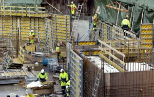 Byggebransjen står klar. Noe står i veien