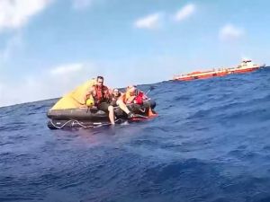 Огнен ад в Мексиканския залив! Спасиха български моряци от пламнал кораб (ВИДЕО)