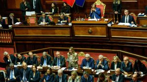 Meloni parla di Ucraina e Russia, ma al Senato mancano Salvini e diversi della Lega