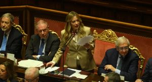 Meloni al Senato: il sostegno a Kiev è di vitale importanza