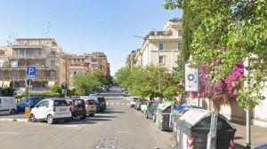Le corse in minicar e le ‘challenge’ per vincere la noia del quartiere bene