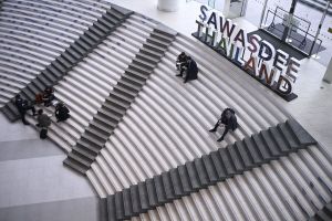 War, Rates and a Global Economy That Won’t Break