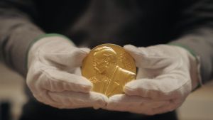 Los tres Nobel científicos acechan las fronteras de lo imposible