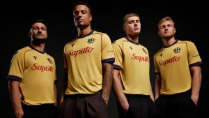 Ecco la terza maglia del Bologna. Il color oro e l'omaggio ai 100 anni del Dall'Ara