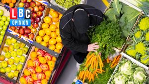 Behind this autumn's wonky veg is a brutal year for British farmers