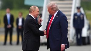 I due schermi da guardare per capire perché Putin ha bisogno di Trump