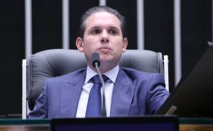 Hugo Motta vai fazer de tudo para se manter como presidente da Câmara