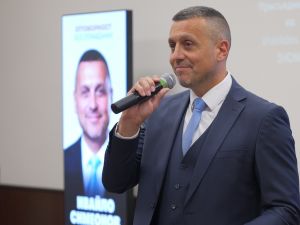 Без сценарий и без удобни въпроси! Кандидатът за президент Ивайло Симеонов говори тази вечер с избиратели, Флагман.бг...