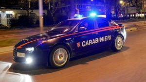 Vigevano, colpito da un pallino ad aria compressa mentre sale in auto: ferito un 35enne