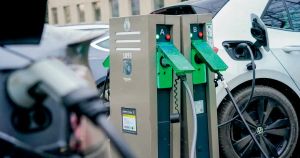 Carros elétricos podem acabar com os postos Ipiranga?