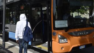 Bus, annunciato il taglio. Cgil e Federconsumatori: 