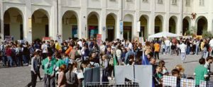Salone dell’orientamento scolastico a Ivrea: studenti e famiglie in piazza Ottinetti per scegliere il futuro