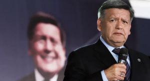 César Acuña anuncia su retiro de la política: ¿qué factores impulsarían su decisión?