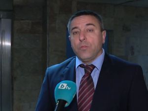 83-годишен почина след побой в асансьор на метрото, нападателят още е на свобода