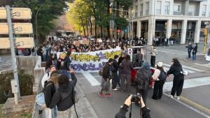 Treviso, studenti in corteo per «Generazione Fuoriclasse»: dalla scuola ai trasporti, le cinque richieste della protesta