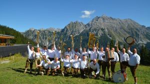 Gute Laune, Frohsinn und Freundschaft mit der Blaskapelle Peng im Brandnertal
