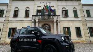 Processo per le mascherine Covid, due condanne e due assoluzioni