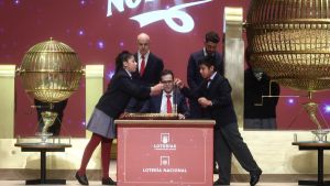 Una mujer de Oviedo destapa que su marido le es infiel por la foto de un décimo premiado y consigue que la justicia le dé la mitad del dinero