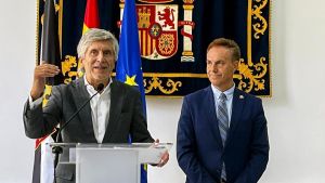 Marlaska promete vaciar los montes de Ceuta de inmigrantes ilegales antes del 1 de noviembre
