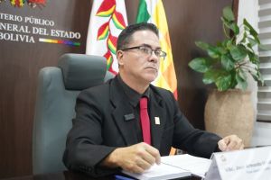 La irresponsabilidad de Urioste: acusa a la prensa de cobrar por la historia que él contó