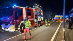 Paese, schianto tra auto in via Toti