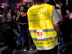 « Le 17 c’est la guerre » : Gilets jaunes, ultragauche et Insoumis… La bataille pour récupérer la révolte lycéenne