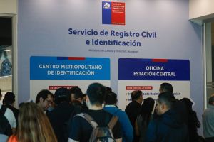Registro Civil se querella contra mafias que ofrecen AUC a extranjeros indocumentados por $2 millones Por Ex-Ante 16 Oct. 2026, 6:47 pm 4 min Compartir