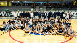 La Sisters Academy va a canestro: 