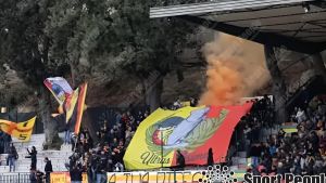 Tifosi giallorossi in massa. anticipo lunano-montefano. Eccellenza, frenesia per Castelfidardo-Osimana