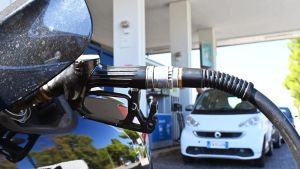 Non c’è price cap che tenga, oggi il prezzo medio del gasolio sulle autostrade sfiora i 2,3 euro al litro (e in modalità self)