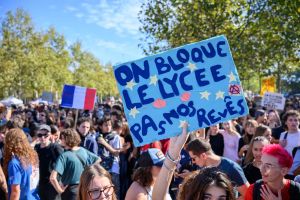 Le mouvement lycéen divise. Pour en saisir le sens profond, Gabriel Malek, chercheur au collège des Bernardins, convoque Dom Helder Camara, archevêque brésilien sous la dictature, qui distinguait trois types de violences. Dont celle, première, des institutions.