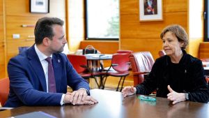 PP y Foro alcanzan un acuerdo y los foristas apoyarán a Feijóo en las generales del 29 de noviembre