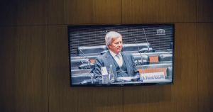 Davet et Lhomme remontent le fil de la bollorisation, un crime de masse contre le journalisme