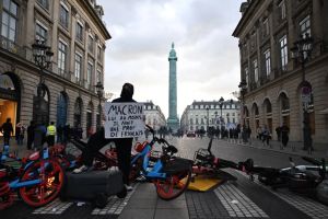 Journée du 17 octobre, à Paris : « Macron, la voilà ta République en marche ! »