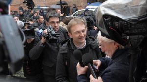 Garlasco, l’impronta dell’assassino. La difesa di Stasi: “Per noi è un 44”