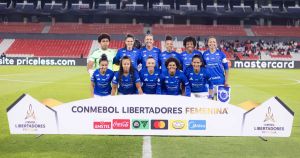 Byanca e Camila decidem, e Cruzeiro estreia com vitória na Libertadores