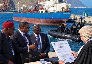 Robo de crudo, el dique flotante y una carta nigeriana